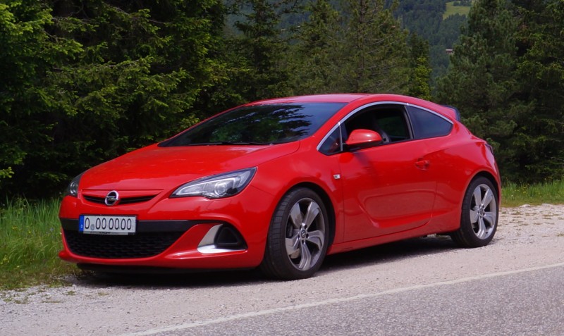 Opel Astra J GTC OPC